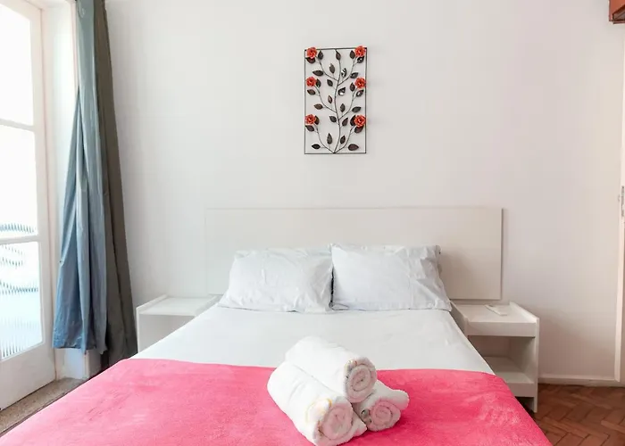 Apartamento luminoso com vista lateral para praia
